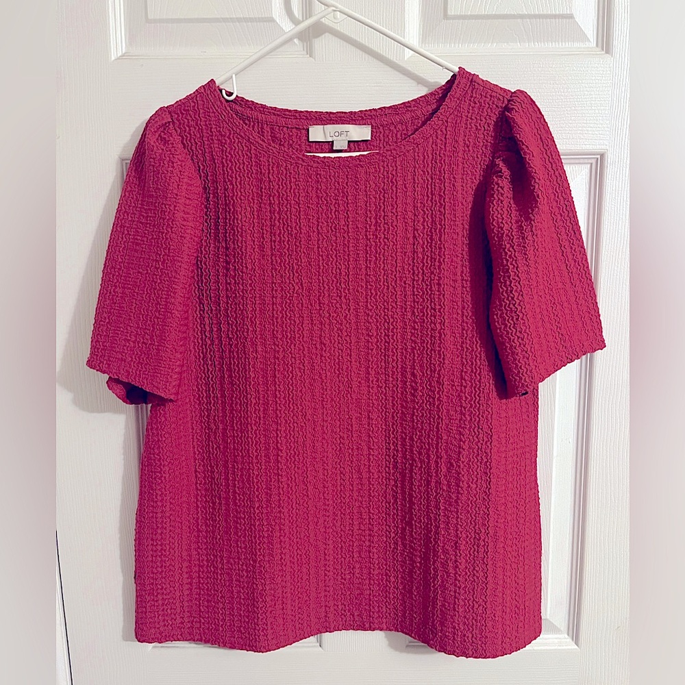 Loft pink textured puff sleeve top - Size large